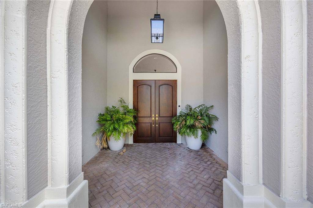 Naples, FL 34109,8800 Muirfield DR