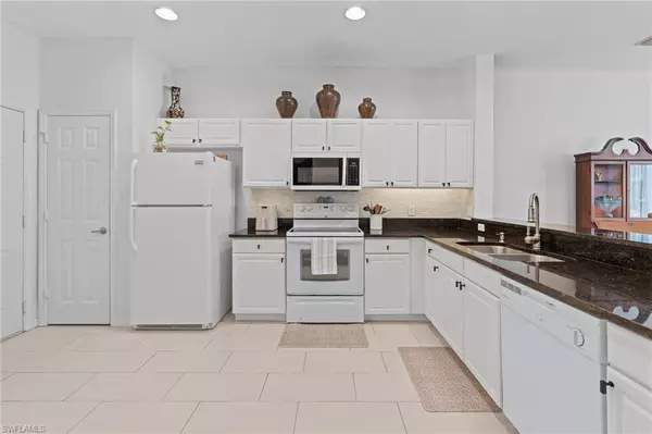 Naples, FL 34105,941 Hampton CIR #109