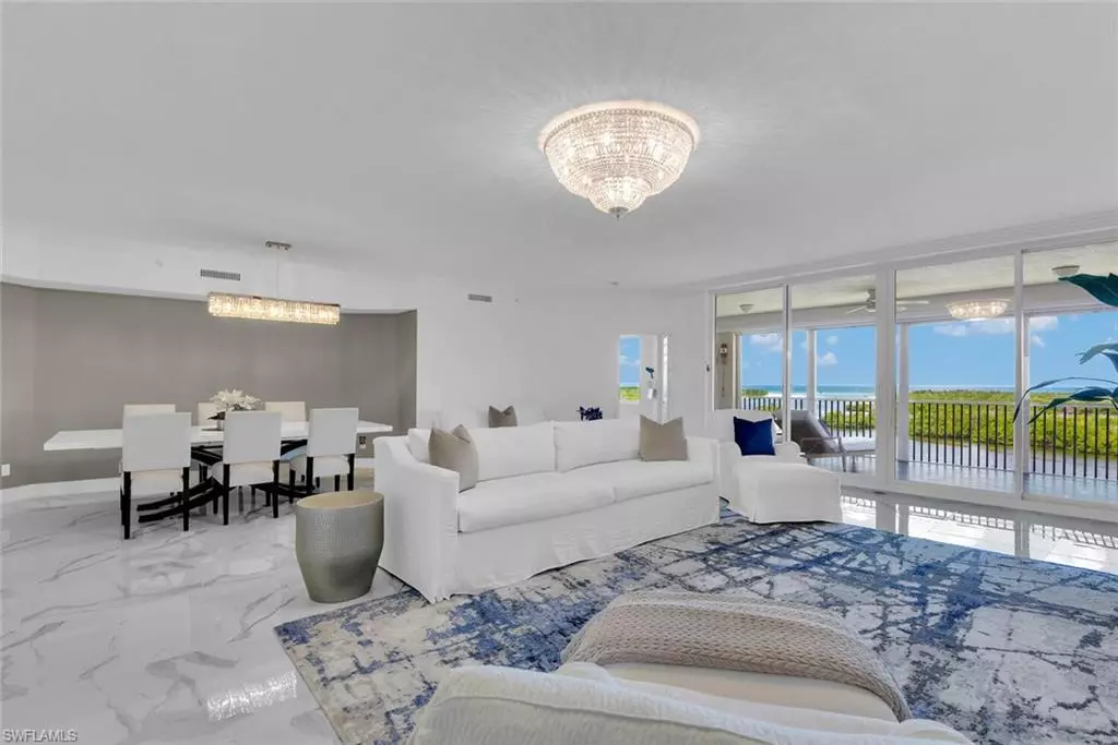 Naples, FL 34110,435 Dockside DR #B702
