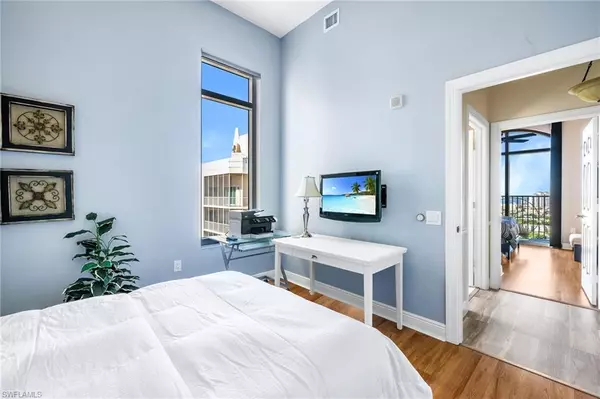 Fort Myers, FL 33916,2745 1st ST #2703