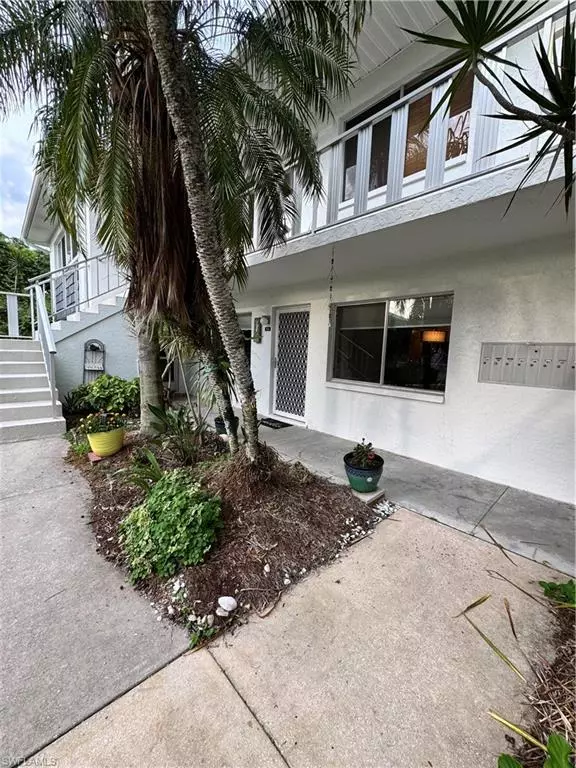 Fort Myers, FL 33916,431 Van Buren ST #E2