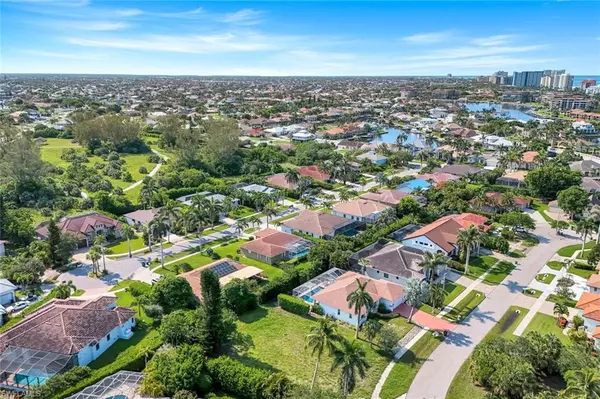 Marco Island, FL 34145,661 Lewis CT