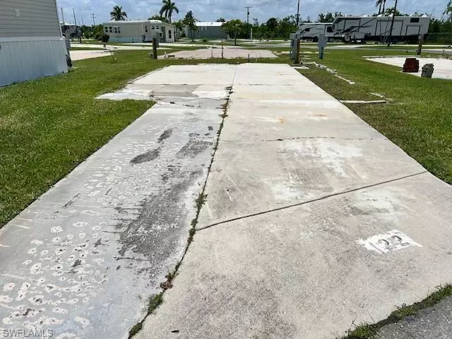 Fort Myers, FL 33908,19681 Summerlin Rd. G-122