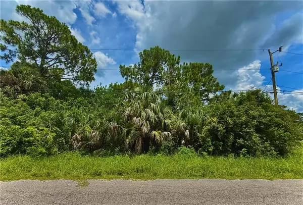 618 Henry AVE, Lehigh Acres, FL 33972