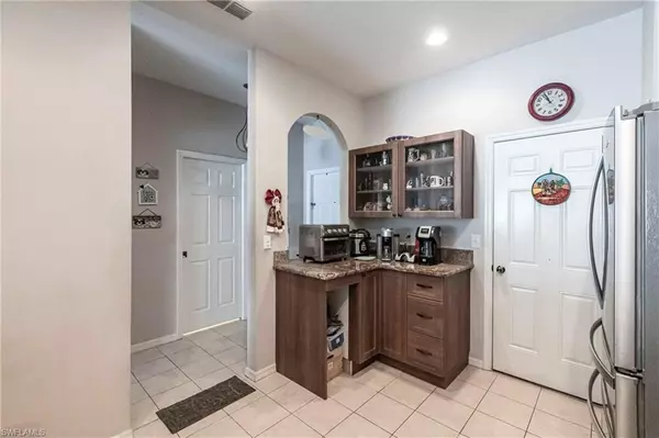 Fort Myers, FL 33916,3647 Pine Oak CIR #106