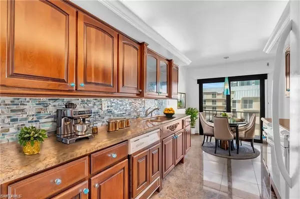 Naples, FL 34103,3430 Gulf Shore BLVD N #4J