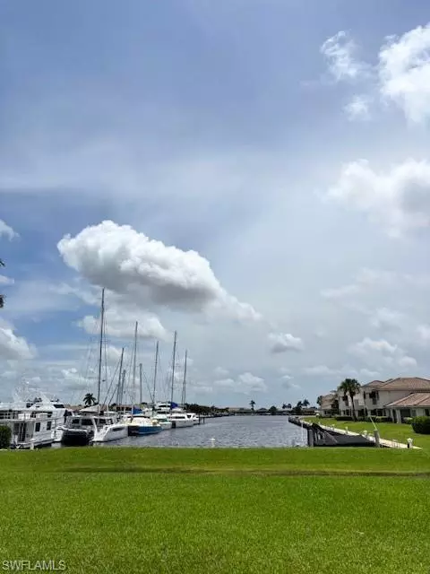 Naples, FL 34114,333 Sunrise Cay #2