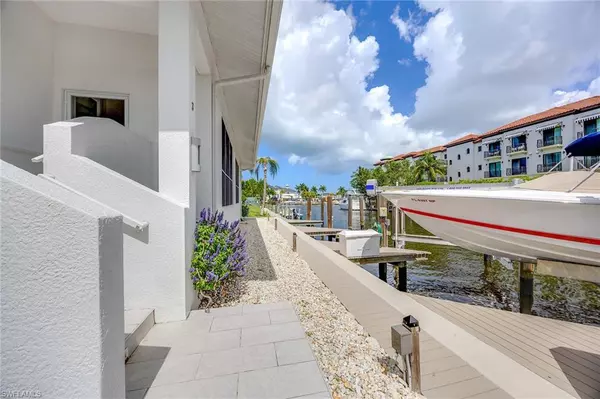 Naples, FL 34102,1395 CURLEW AVE #4-3