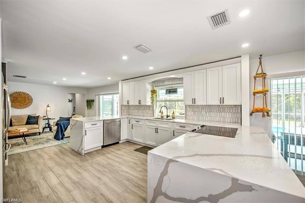 532 SE 36th ST, Cape Coral, FL 33904