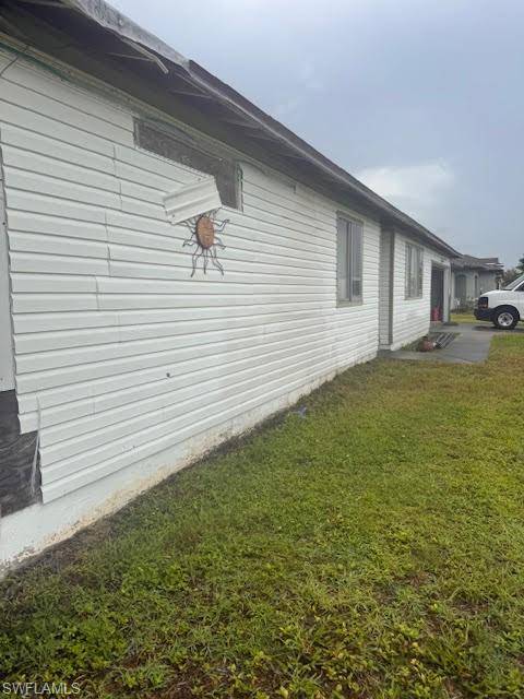 927 SW 25th TER, Cape Coral, FL 33914