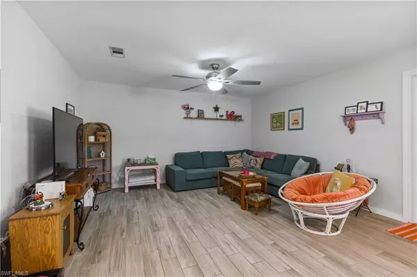 Fort Myers, FL 33919,9948 Almetta AVE