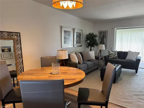 Naples, FL 34102,1900 Alamanda DR #303