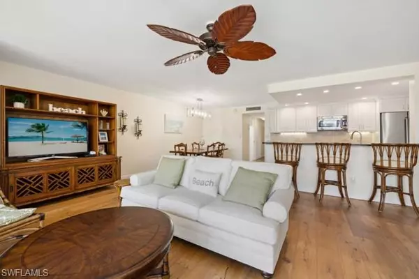 Naples, FL 34103,3000 Gulf Shore BLVD N #207