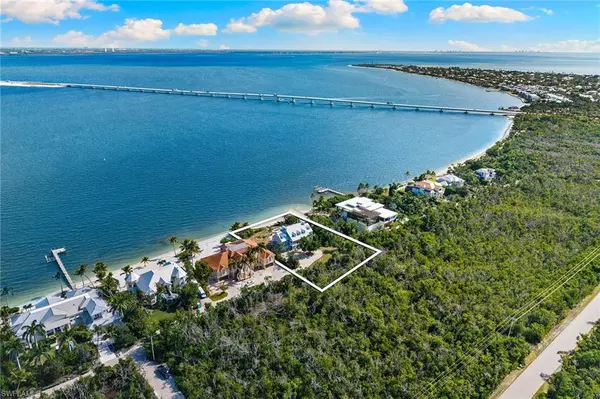 Sanibel, FL 33957,1069 Bird LN