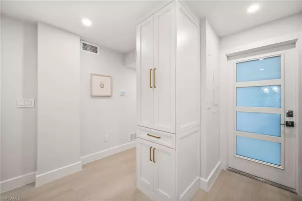 Naples, FL 34102,1300 Gulf Shore BLVD N #109