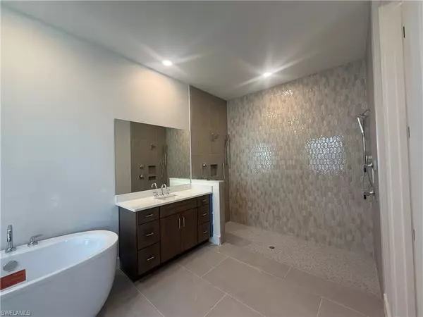 Naples, FL 34114,8705 Driftwood DR