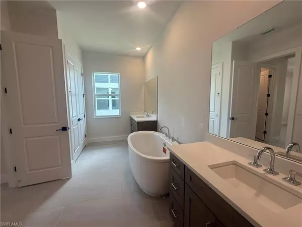 Naples, FL 34114,8705 Driftwood DR