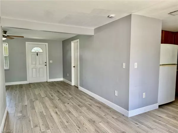 Fort Myers, FL 33907,2169 Barry DR