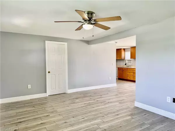 Fort Myers, FL 33907,2169 Barry DR