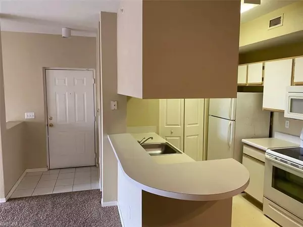 Fort Myers, FL 33966,6321 Aragon WAY #206