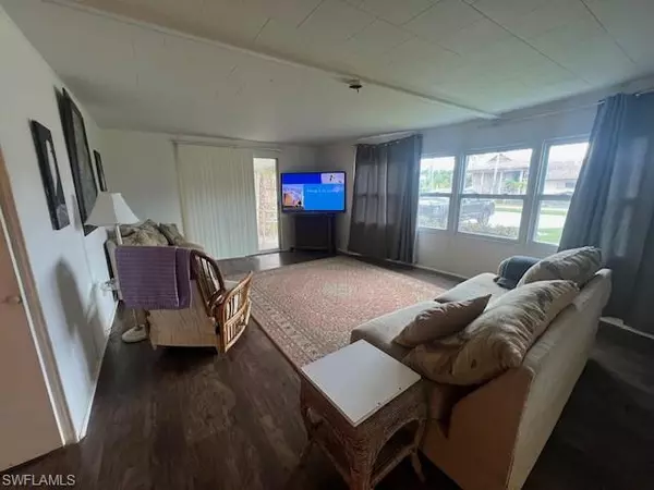 Naples, FL 34112,519 Riviera BLVD E