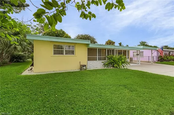Naples, FL 34102,1281 10th ST N