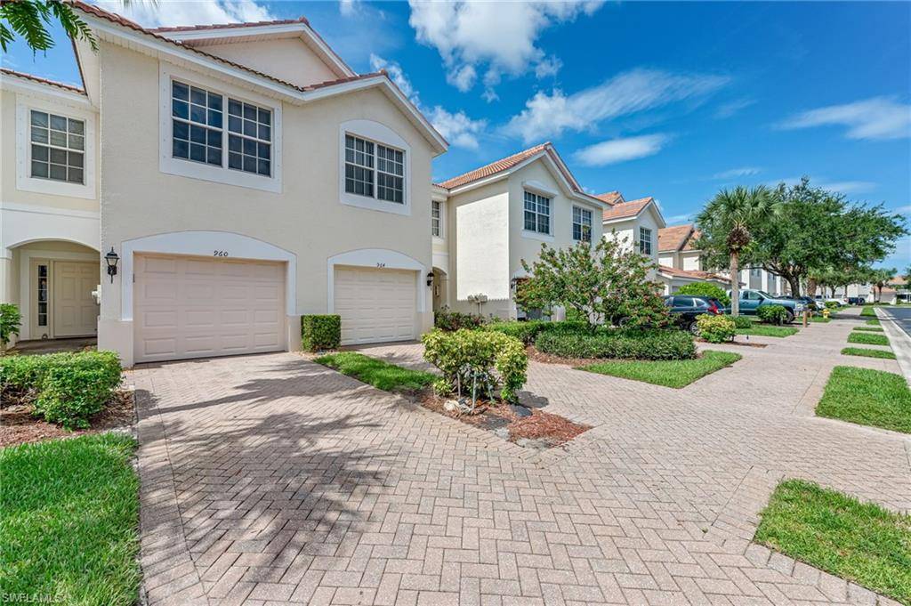 960 Hampton CIR #80, Naples, FL 34105
