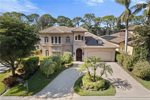 245 Charleston CT, Naples, FL 34110