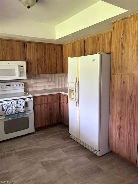 Naples, FL 34112,191 Round Key CIR #D2