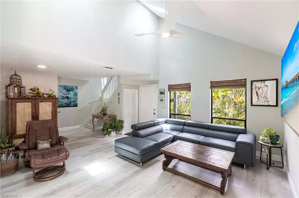 Naples, FL 34103,1323 Solana RD #K2