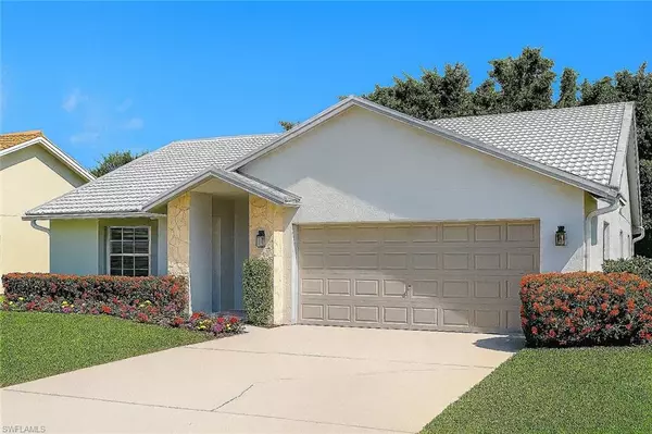 157 Saint James WAY, Naples, FL 34104