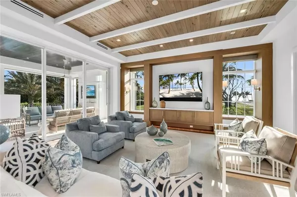 Naples, FL 34102,1835 Gulf Shore BLVD S