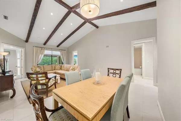 Naples, FL 34104,725 Kings WAY