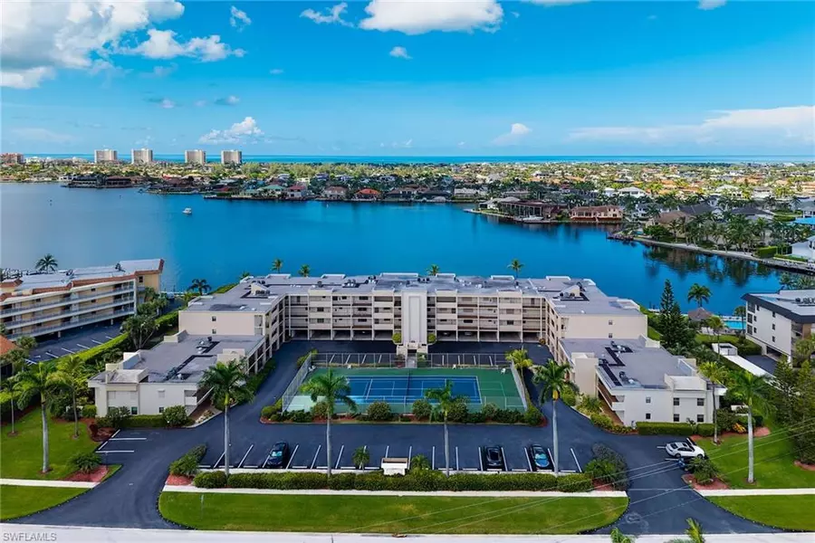 838 W Elkcam CIR #202, Marco Island, FL 34145