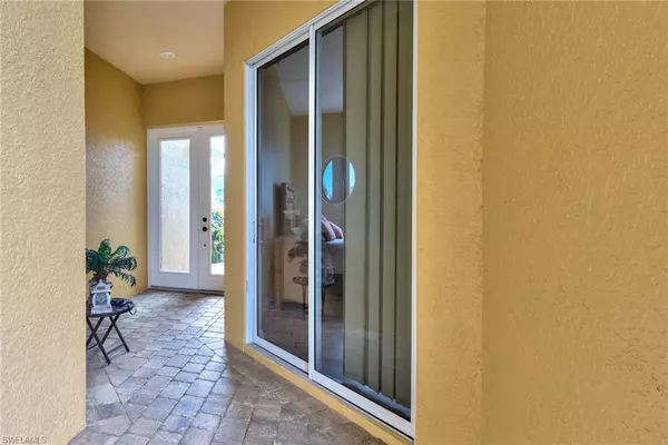 Naples, FL 34112,3748 Kent DR