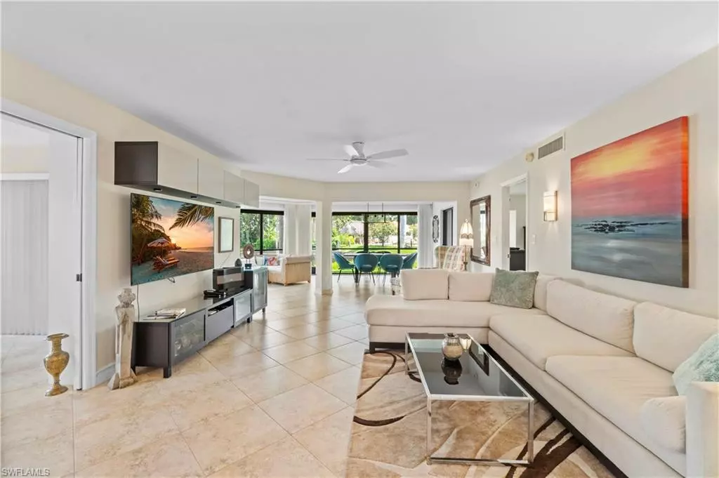 Naples, FL 34108,5890 Via Lugano #101