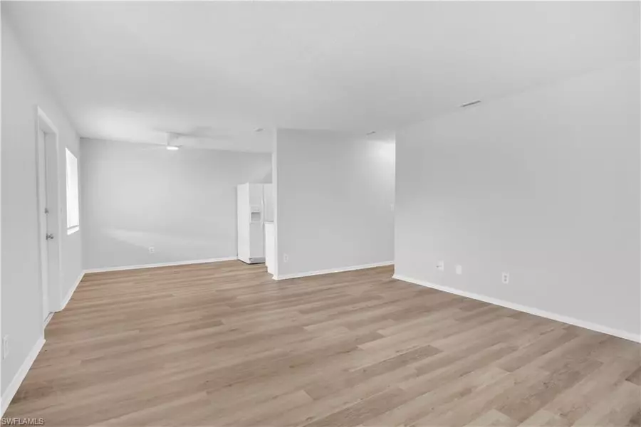 4627 Bayshore DR #I8, Naples, FL 34112