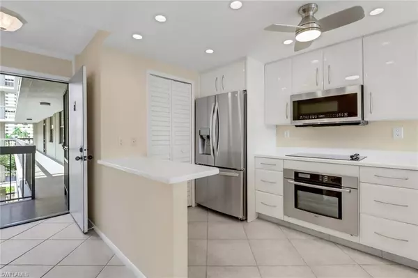 Marco Island, FL 34145,601 Seaview CT #C506
