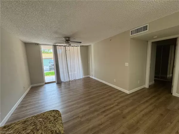 Naples, FL 34104,1250 Wildwood Lakes BLVD #101