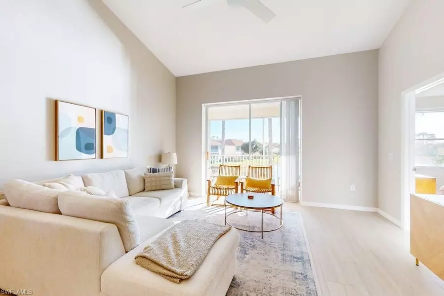 350 Robin Hood CIR #202, Naples, FL 34104