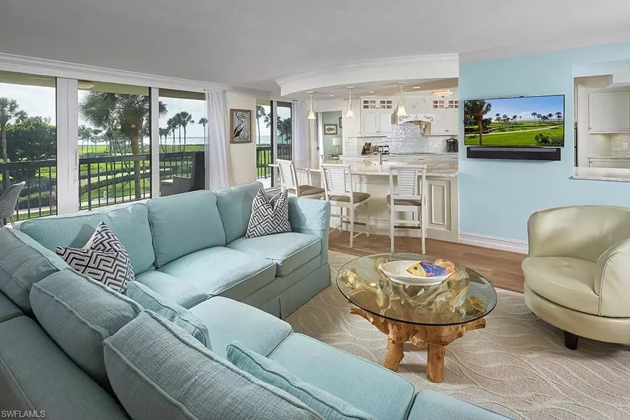 4551 Gulf Shore BLVD N #204, Naples, FL 34103