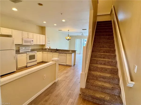 Naples, FL 34105,860 Hampton CIR #165