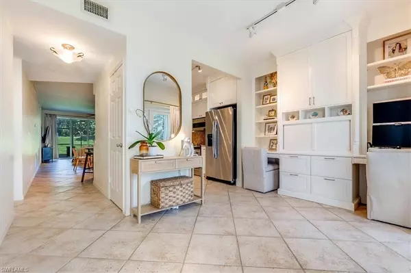 Naples, FL 34108,871 Tanbark DR #102