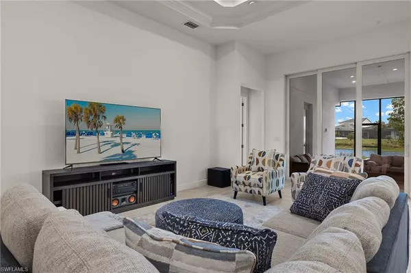 Naples, FL 34114,8880 Redonda DR