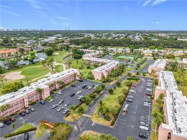 150 TURTLE LAKE CT #309, Naples, FL 34105