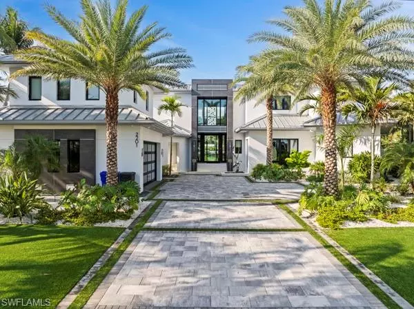2201 Shad CT, Naples, FL 34102