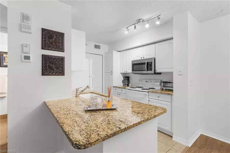 8920 Colonnades CT E #524, Bonita Springs, FL 34135