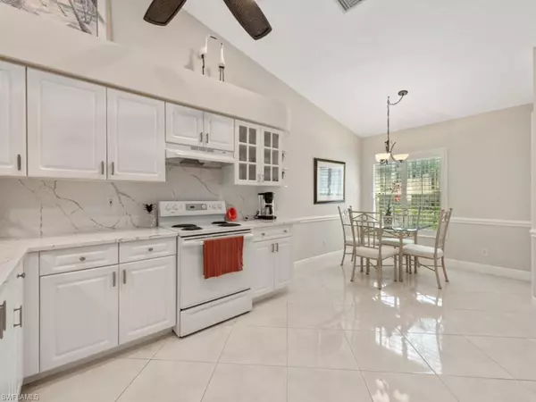Naples, FL 34112,5807 Greenwood CIR #126