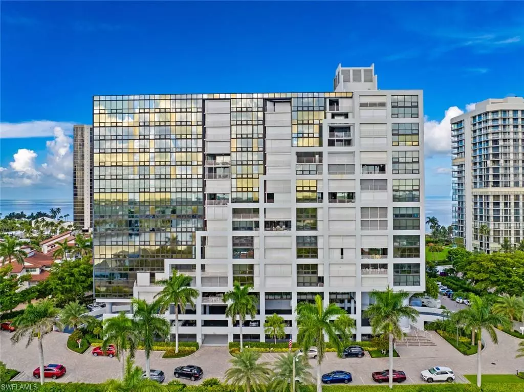 Naples, FL 34103,4751 Gulf Shore BLVD N #1406