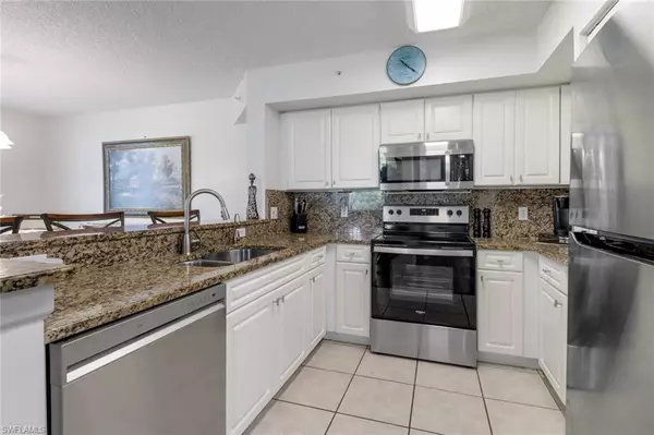 Naples, FL 34104,1160 Wildwood Lakes BLVD #9-108